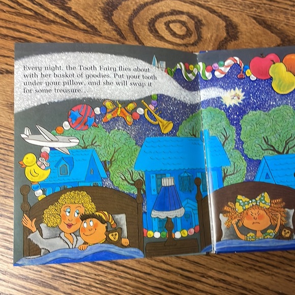 Set of 4 hard bound children’s story books - Picture 10 of 15